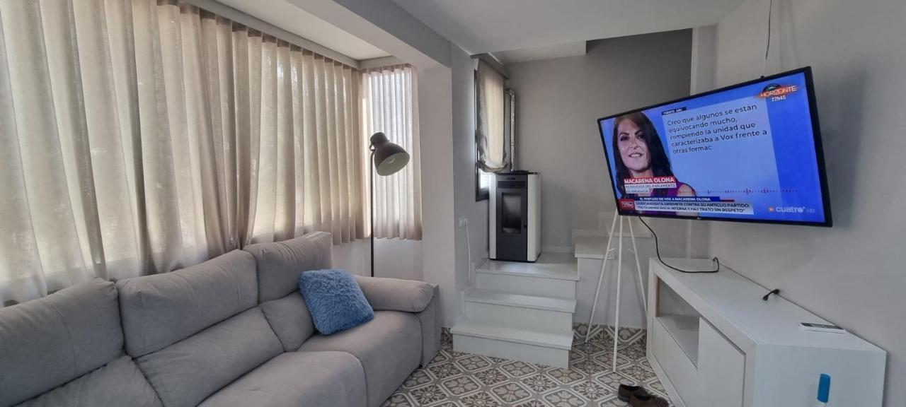 Virrey Del Pino - Apartamento En Баэна Экстерьер фото