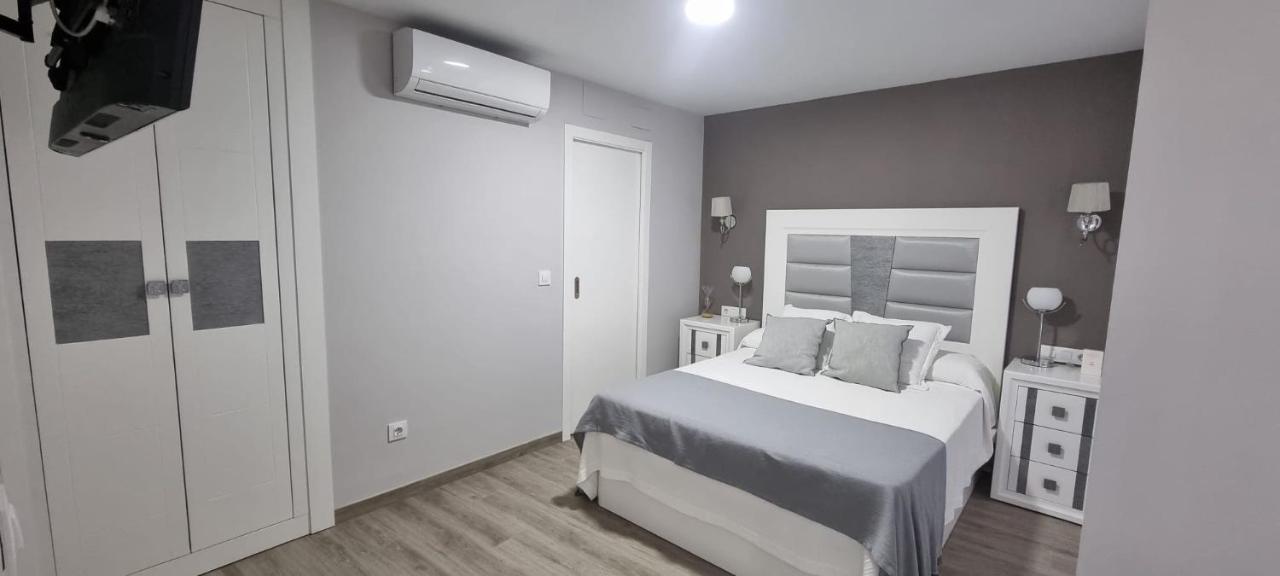 Virrey Del Pino - Apartamento En Баэна Экстерьер фото