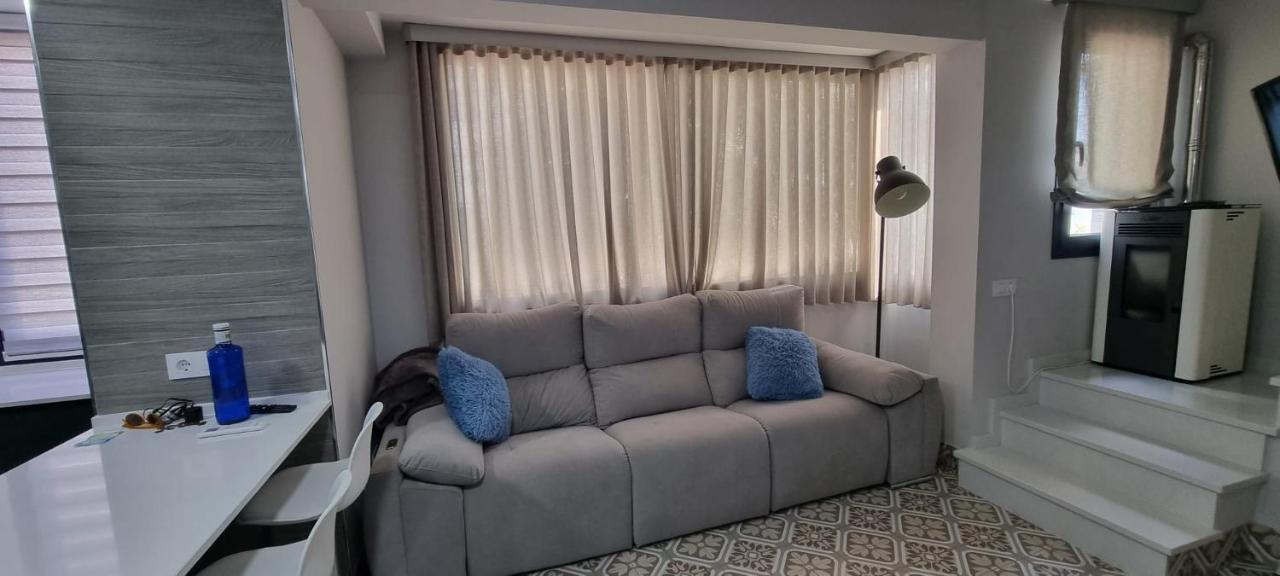 Virrey Del Pino - Apartamento En Баэна Экстерьер фото